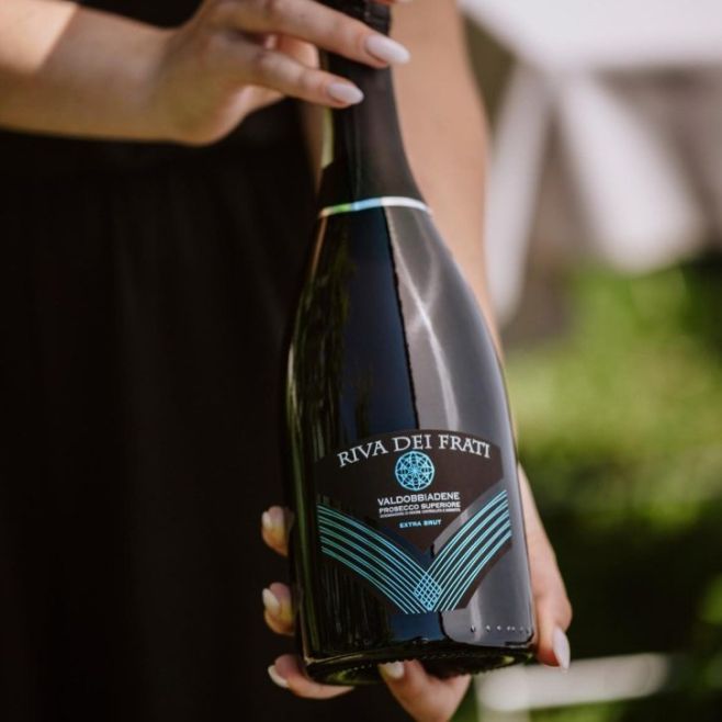 Novinka z vinárstva Riva Dei Frati🥂 RIVA DEI FRATI, EXTRA BRUT, DOCG Šťavnaté prosecco z oblasti Valdobbiadene v prevedení...